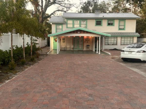 Cozy stay near Lecom Park Bradenton and Sarasota
